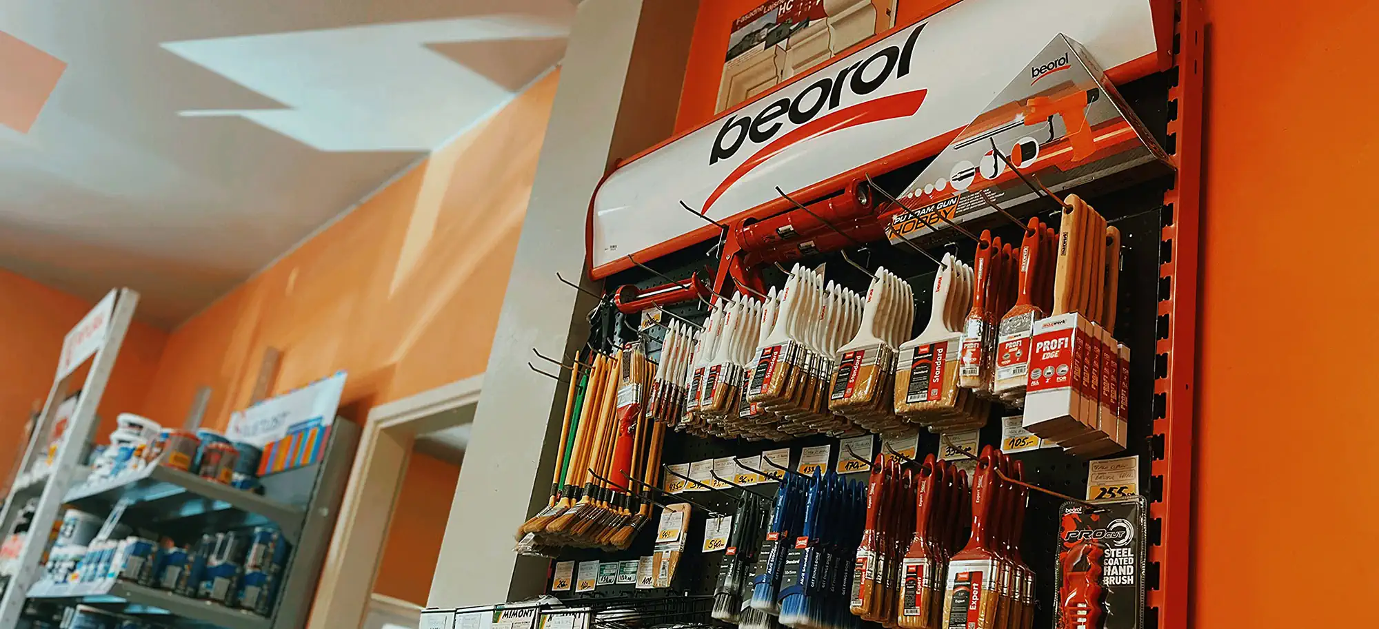 Alati, pribor, zaštita i maskiranje